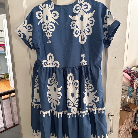 Dress - Picture 2 of 2